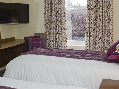 בית מלון כפרי Charlemont Arms