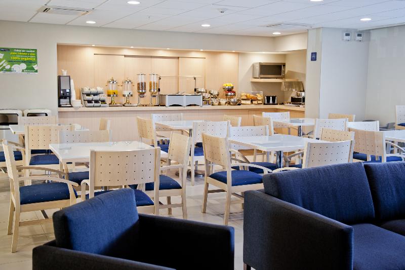 בית מלון כפרי City Express By Marriott Apizaco