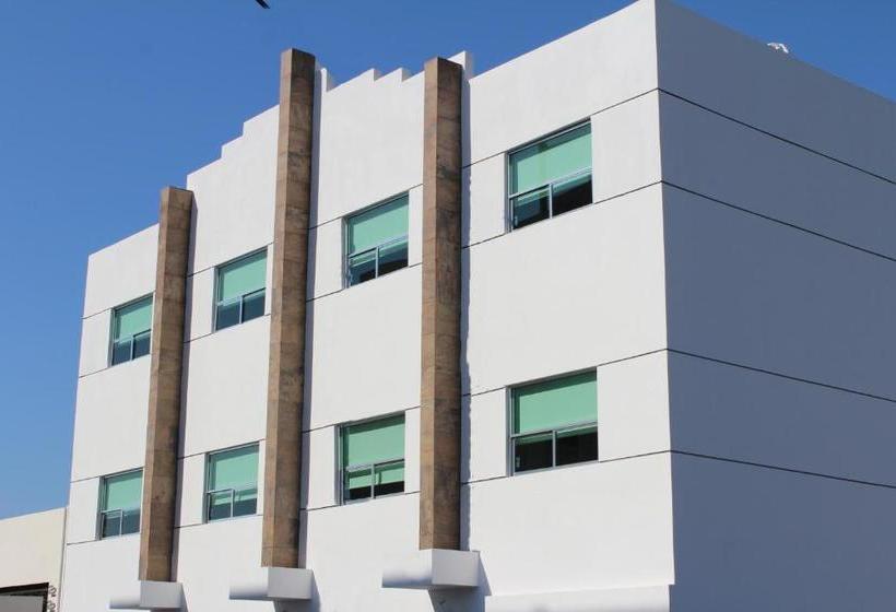 בית מלון כפרי Clamont Suites