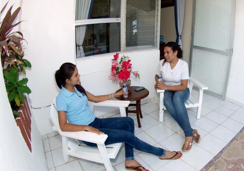 فندق Club Nautico El Dorado