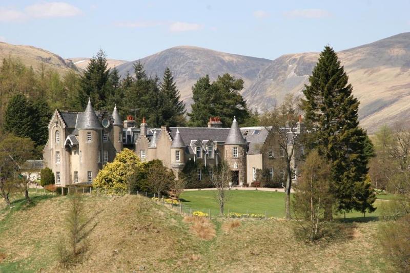 فندق Dalmunzie Castle