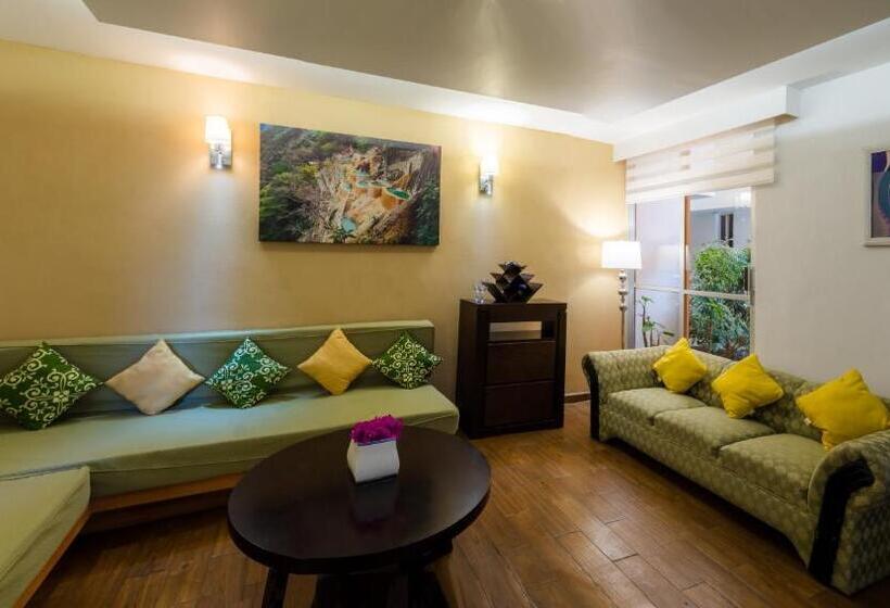 فندق Del Valle Inn