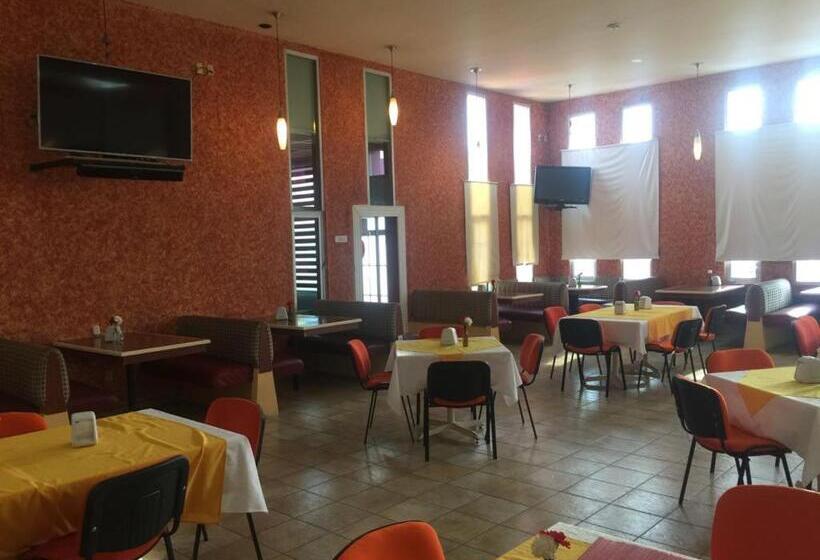 فندق Del Valle Inn