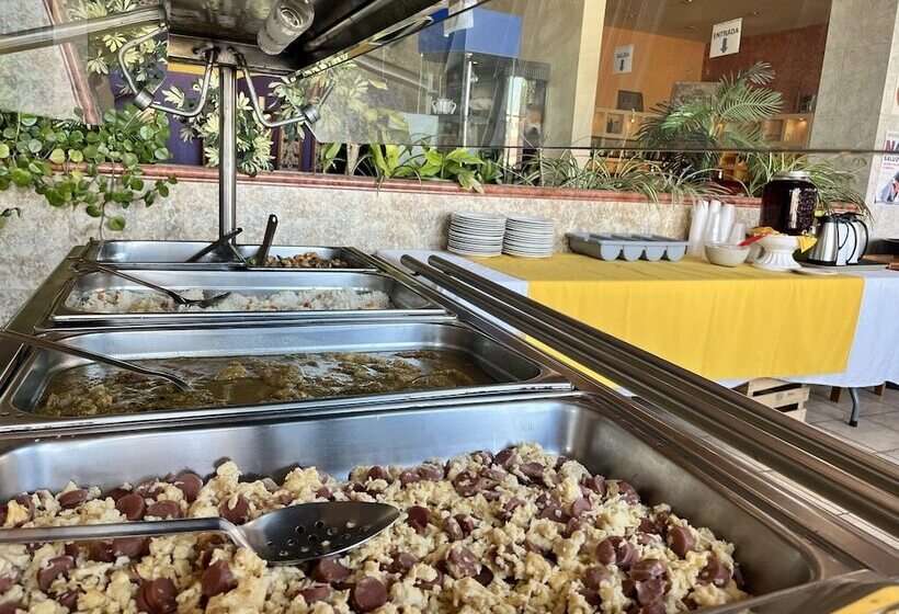 فندق Del Valle Inn