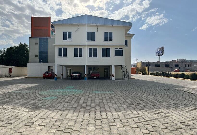 فندق Del Valle Inn