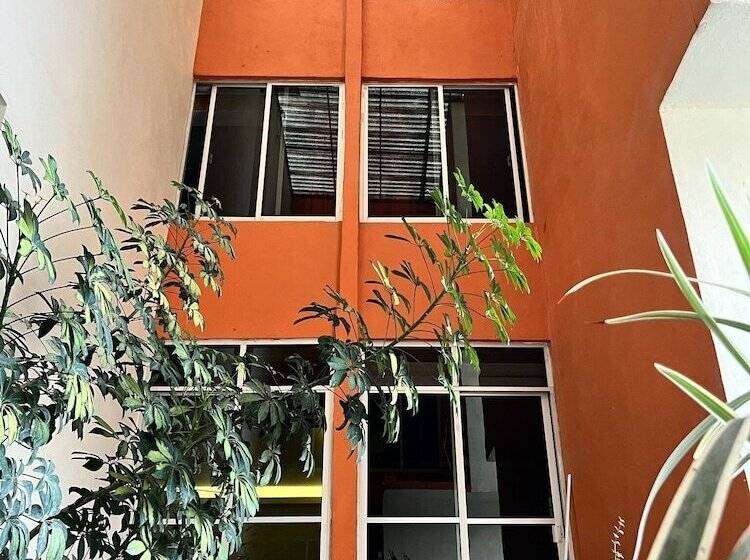 فندق Del Valle Inn