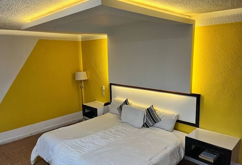 فندق Del Valle Inn