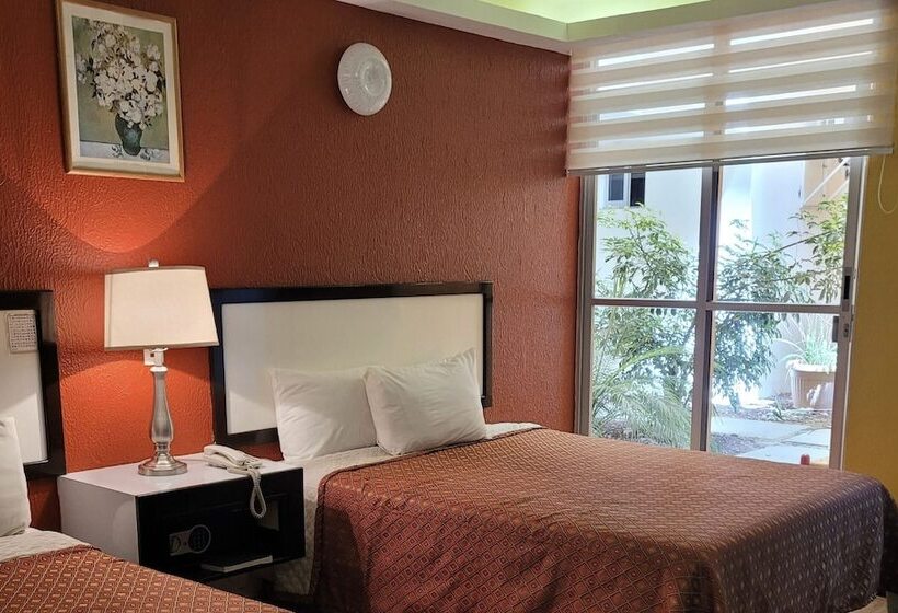 فندق Del Valle Inn