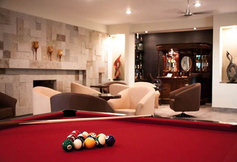 酒店 Ecce Inn & Spa