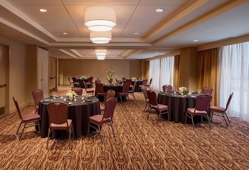 Отель Hilton Garden Inn Downtown Dallas