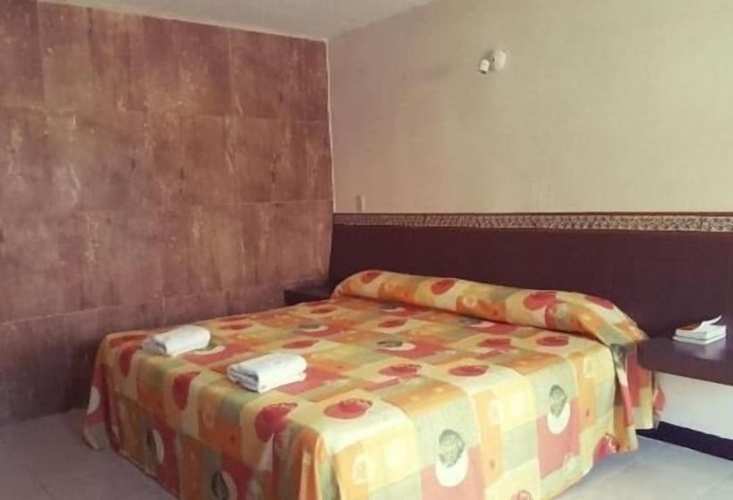 בית מלון כפרי La Quinta Avenida