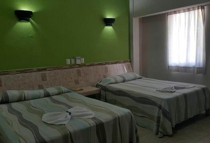 בית מלון כפרי La Quinta Avenida