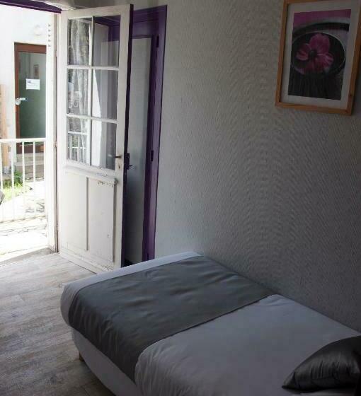 Le Pavillon Bleu Hotel Restaurant