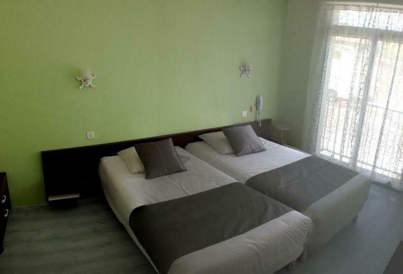 Le Pavillon Bleu Hotel Restaurant