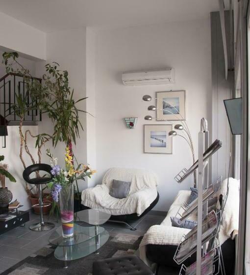 Le Pavillon Bleu Hotel Restaurant