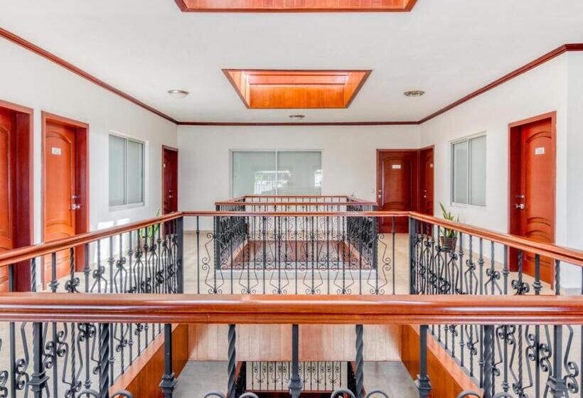 Monte Salerno Hotel & Suites