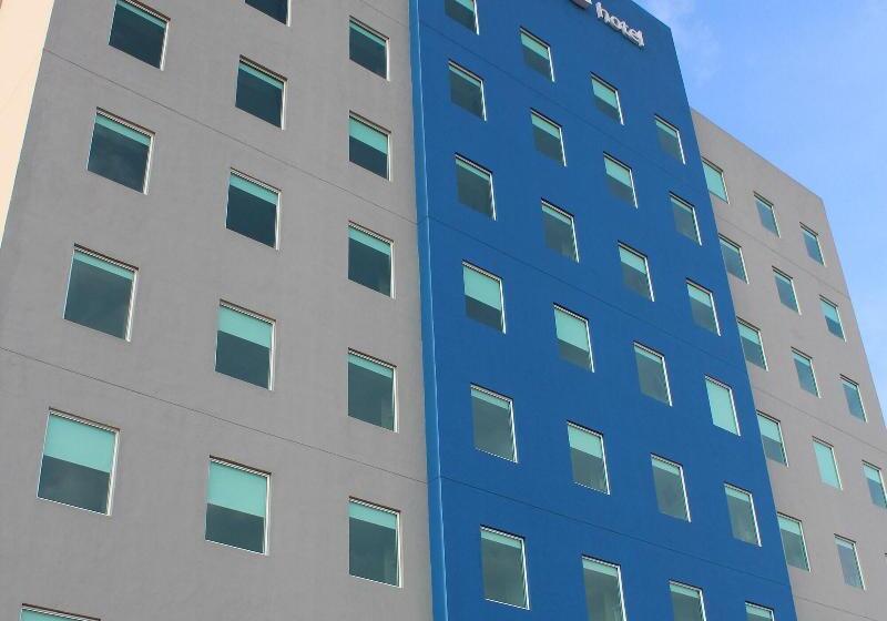 酒店 One Leon Poliforum