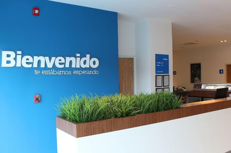 酒店 One Leon Poliforum