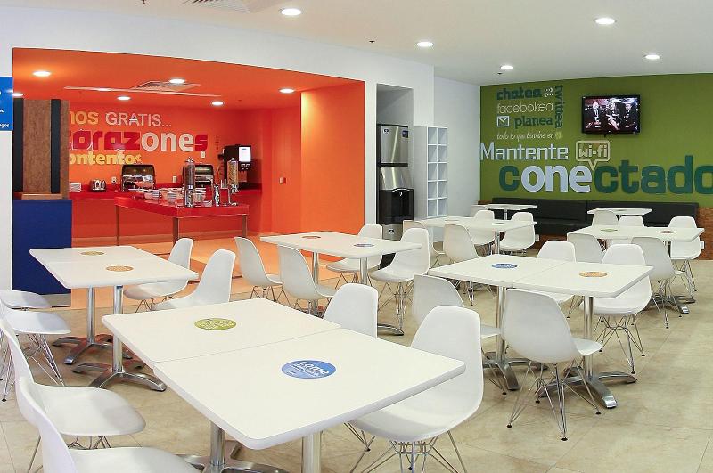 酒店 One Leon Poliforum