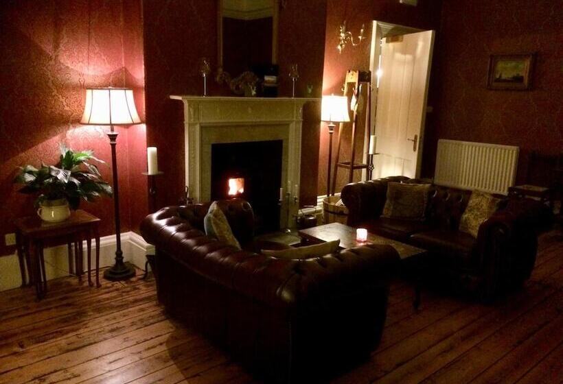 فندق Otterburn Castle