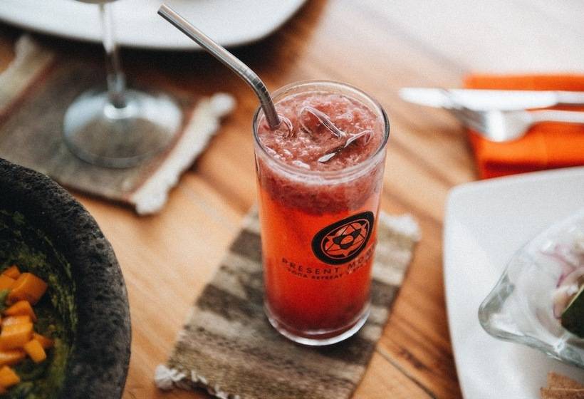 호텔 Present Moment Retreat