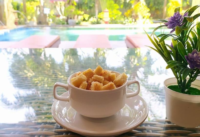 호텔 Puri Saron Denpasar