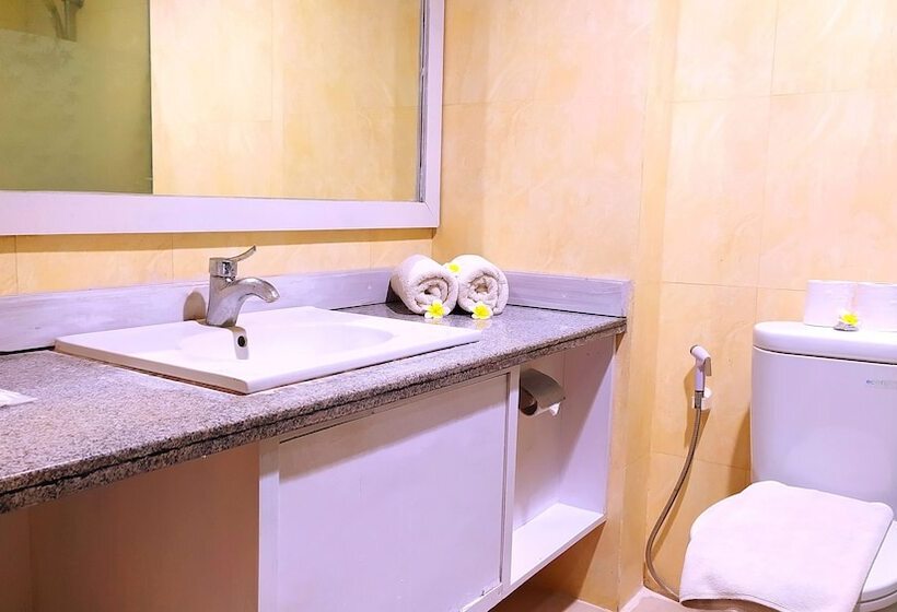 호텔 Puri Saron Denpasar