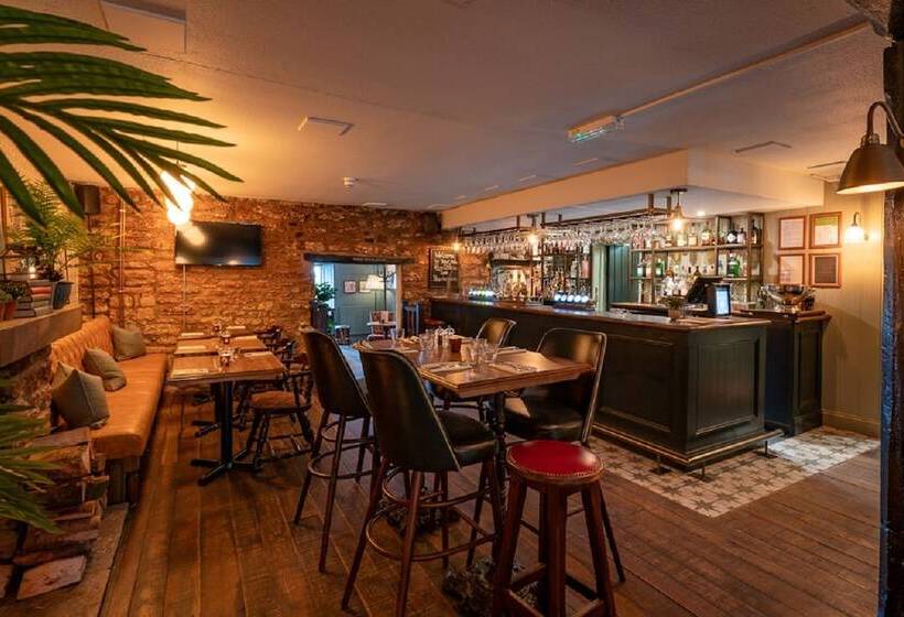 호텔 The Ring O Bells