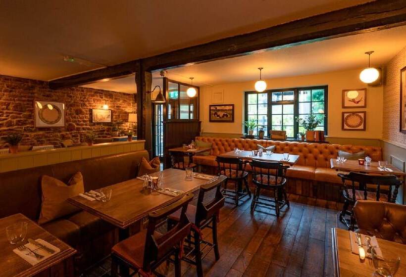 호텔 The Ring O Bells