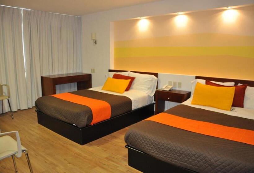 فندق Santa Lucia Del Bosque