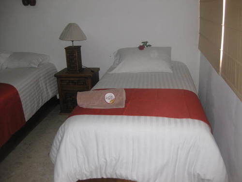 Отель Suites Las Marias