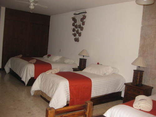 Отель Suites Las Marias