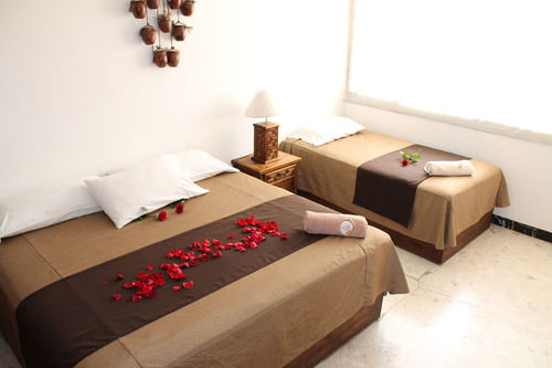 Отель Suites Las Marias