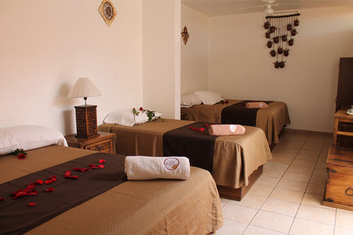 Отель Suites Las Marias