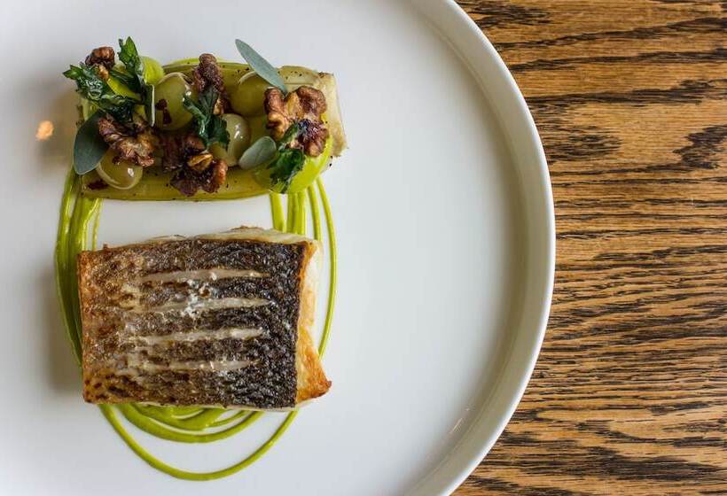 ホテル The Assheton Arms