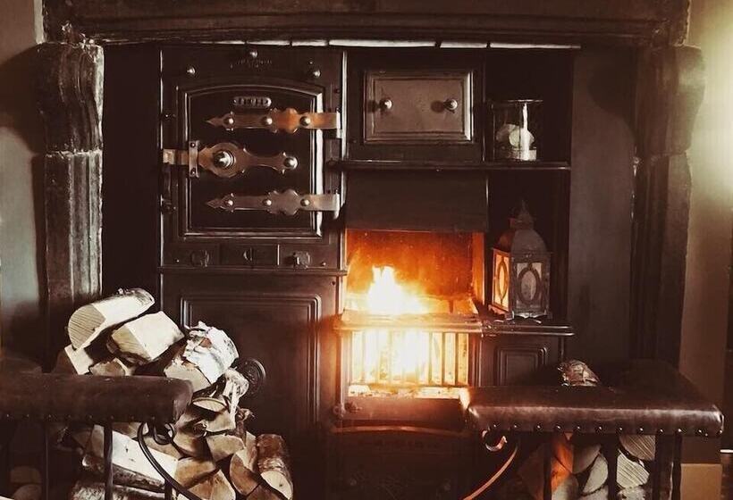 ホテル The Assheton Arms