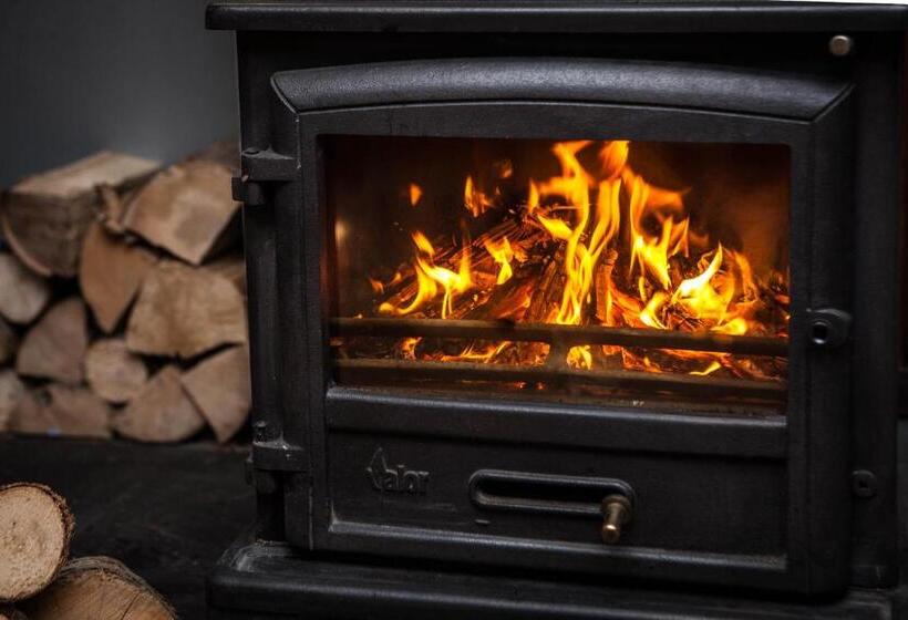 Отель The Crown Guest House