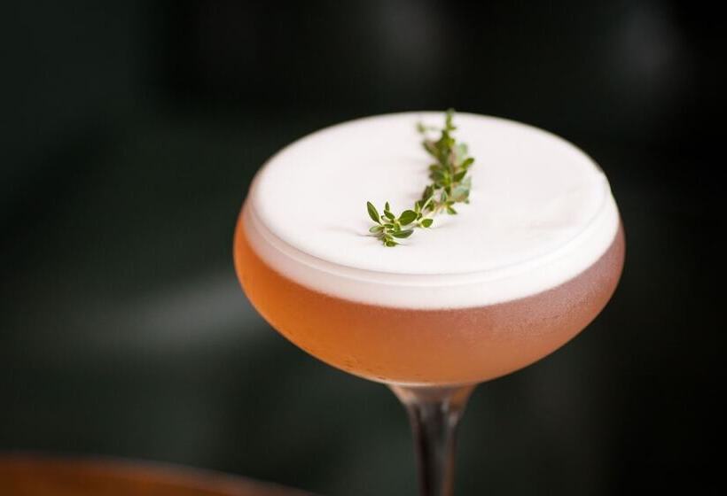 Отель The Crown Guest House