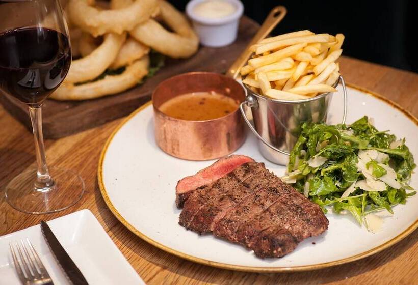 Отель The Crown Guest House