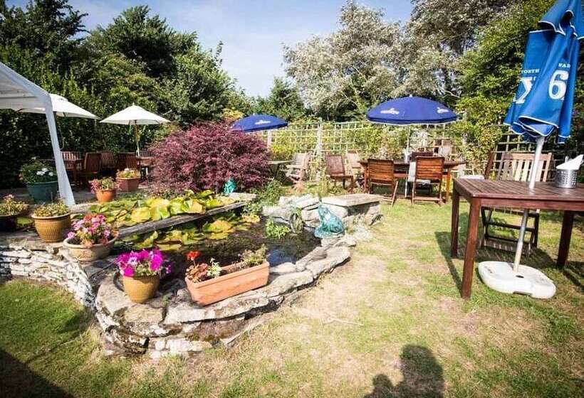 فندق The Highdown Inn