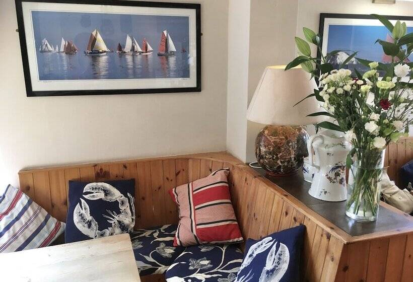 فندق The Highdown Inn