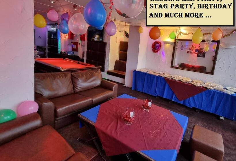 Отель The Royal Windsor