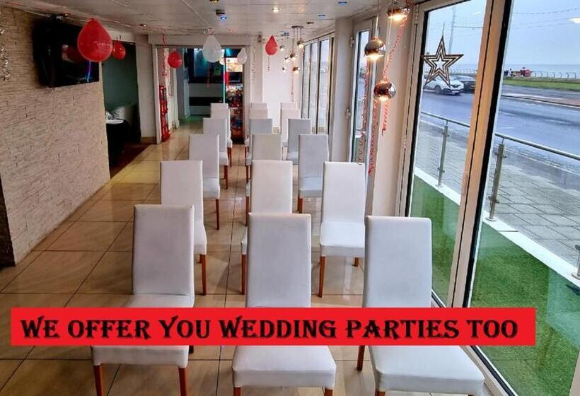 Отель The Royal Windsor