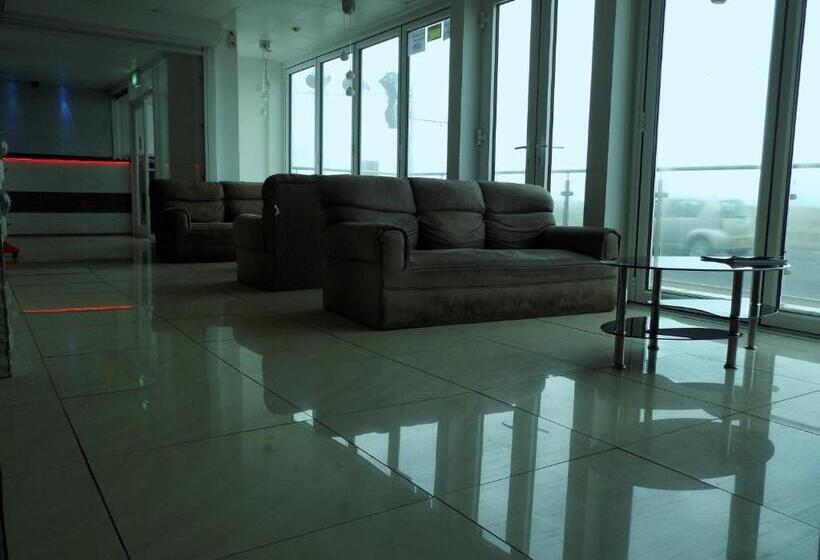 Отель The Royal Windsor