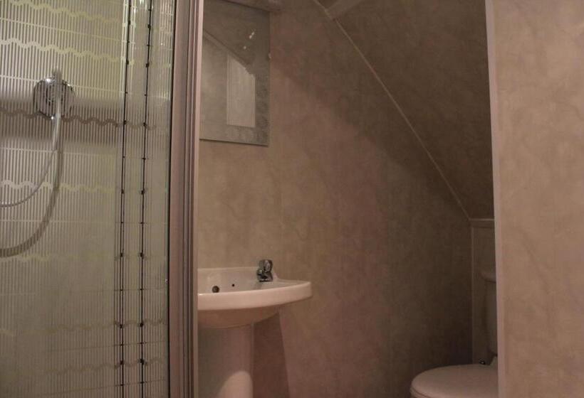 Отель The Royal Windsor