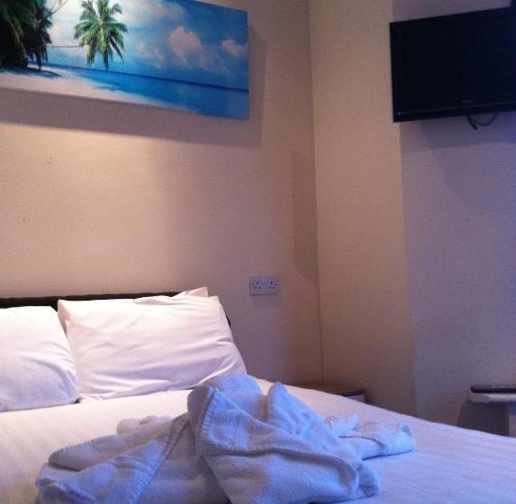 Отель The Royal Windsor