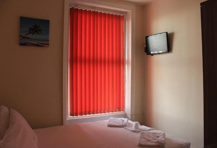 Отель The Royal Windsor