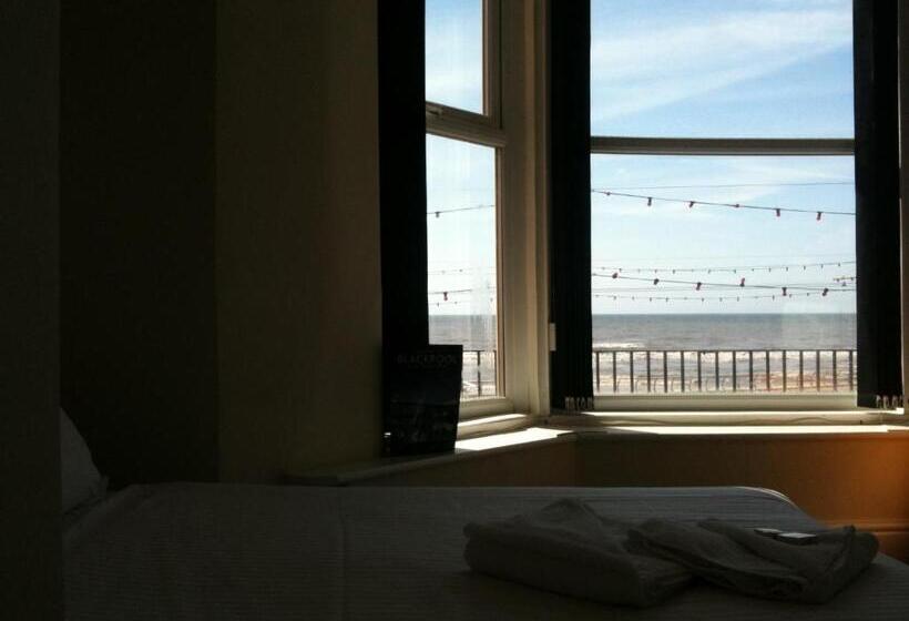 Отель The Royal Windsor