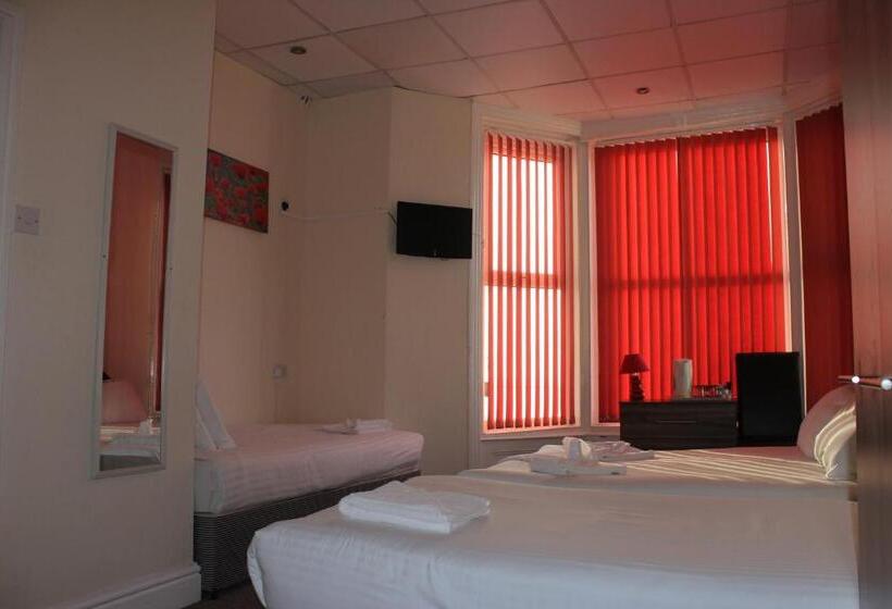 Отель The Royal Windsor