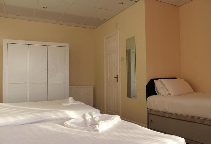 Отель The Royal Windsor